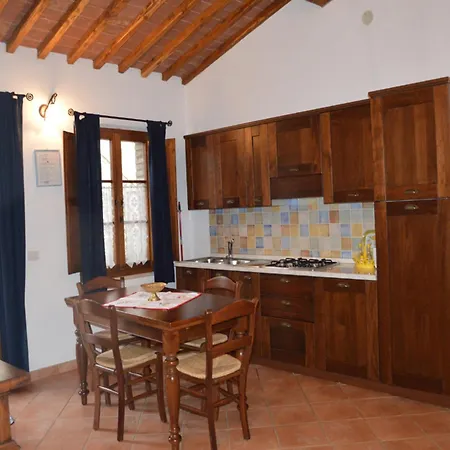 דירה Rustic Style Flat With Swimming Pool Guistrigona