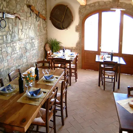 דירה Rustic Style Flat With Swimming Pool